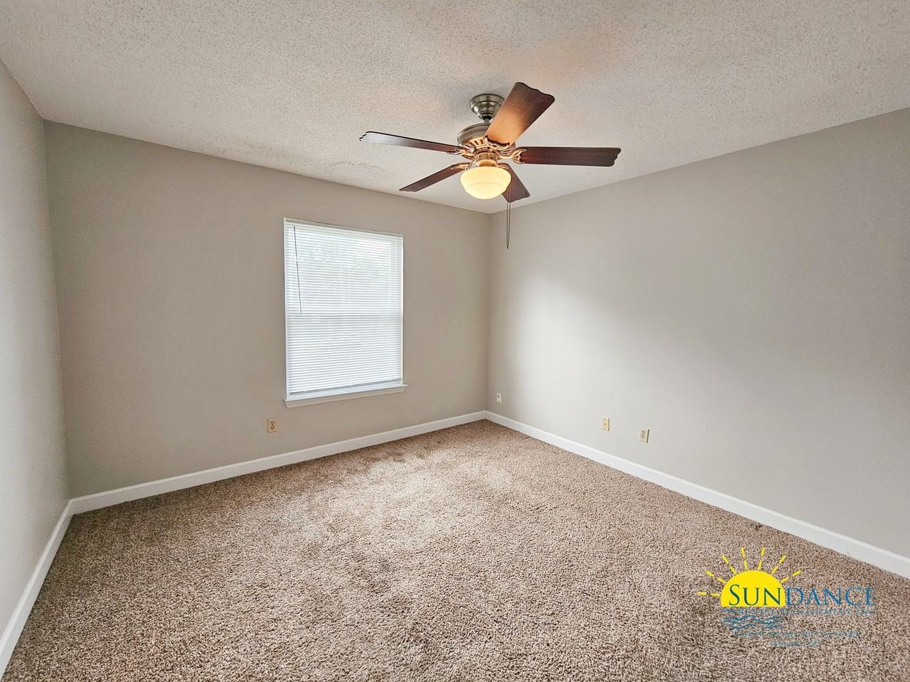 515 Landview St Apt C - Photo 4 of 7