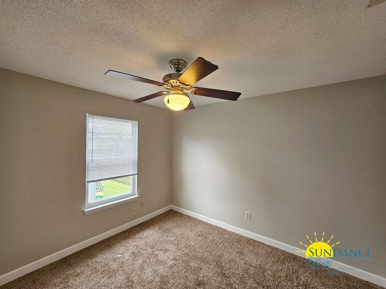 515 Landview St Apt C - Photo 5 of 7