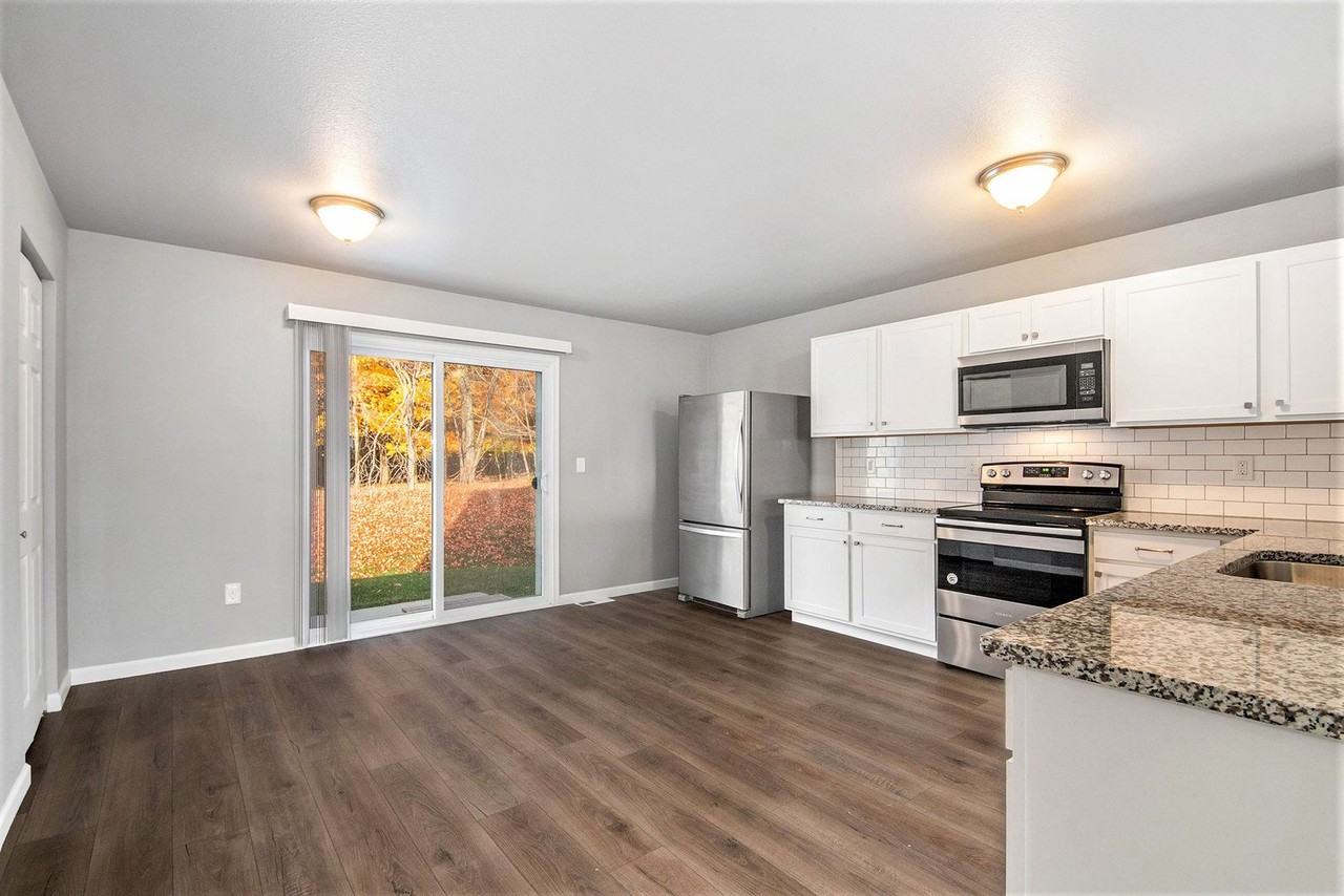 119 Iris Ct - Photo 2 of 21