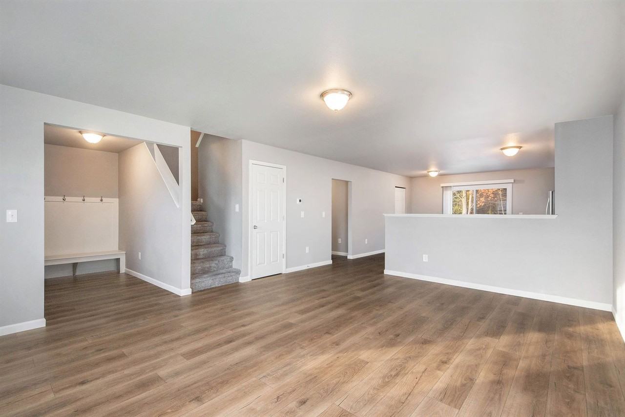 119 Iris Ct - Photo 3 of 21