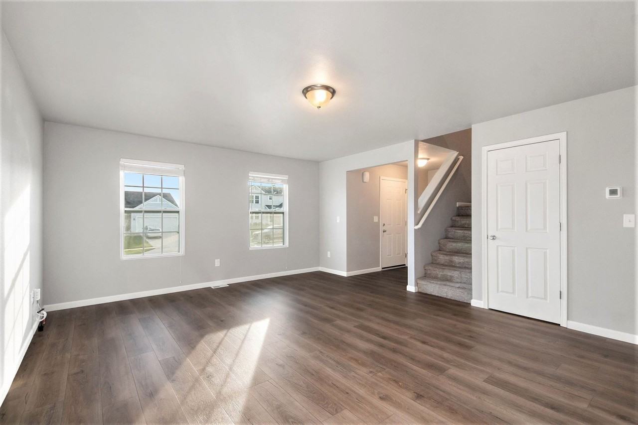 119 Iris Ct - Photo 5 of 21