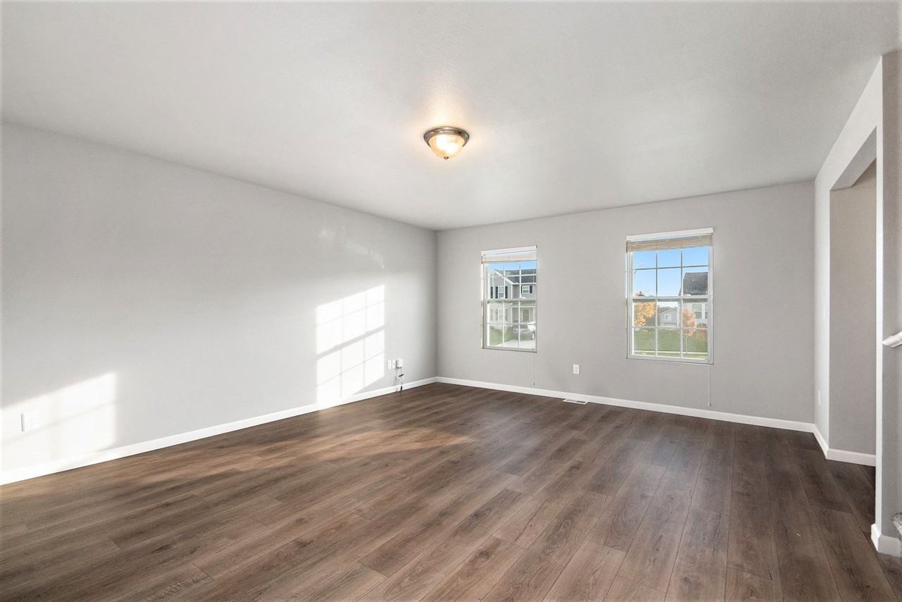 119 Iris Ct - Photo 6 of 21