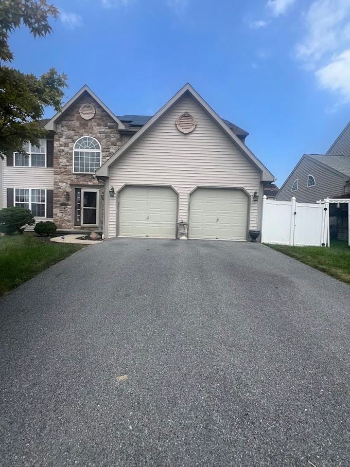 1017 Shilo St - Photo 3 of 47