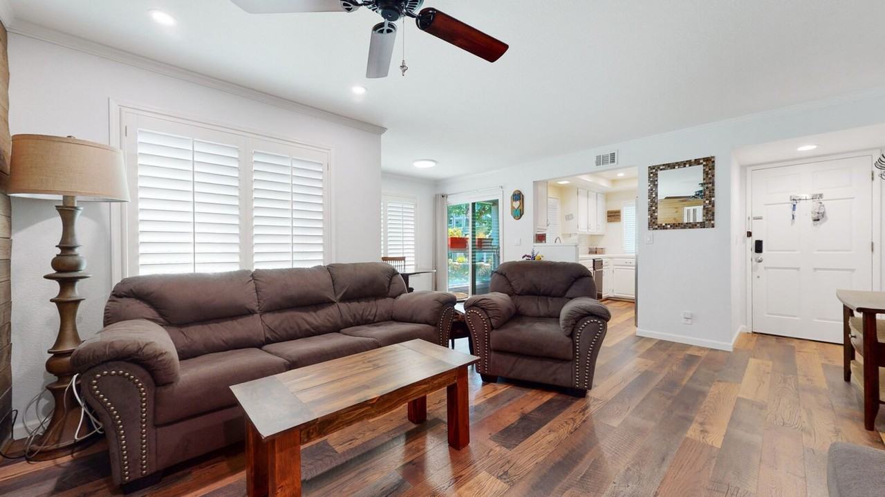 729 Portwalk Pl - Photo 5 of 20