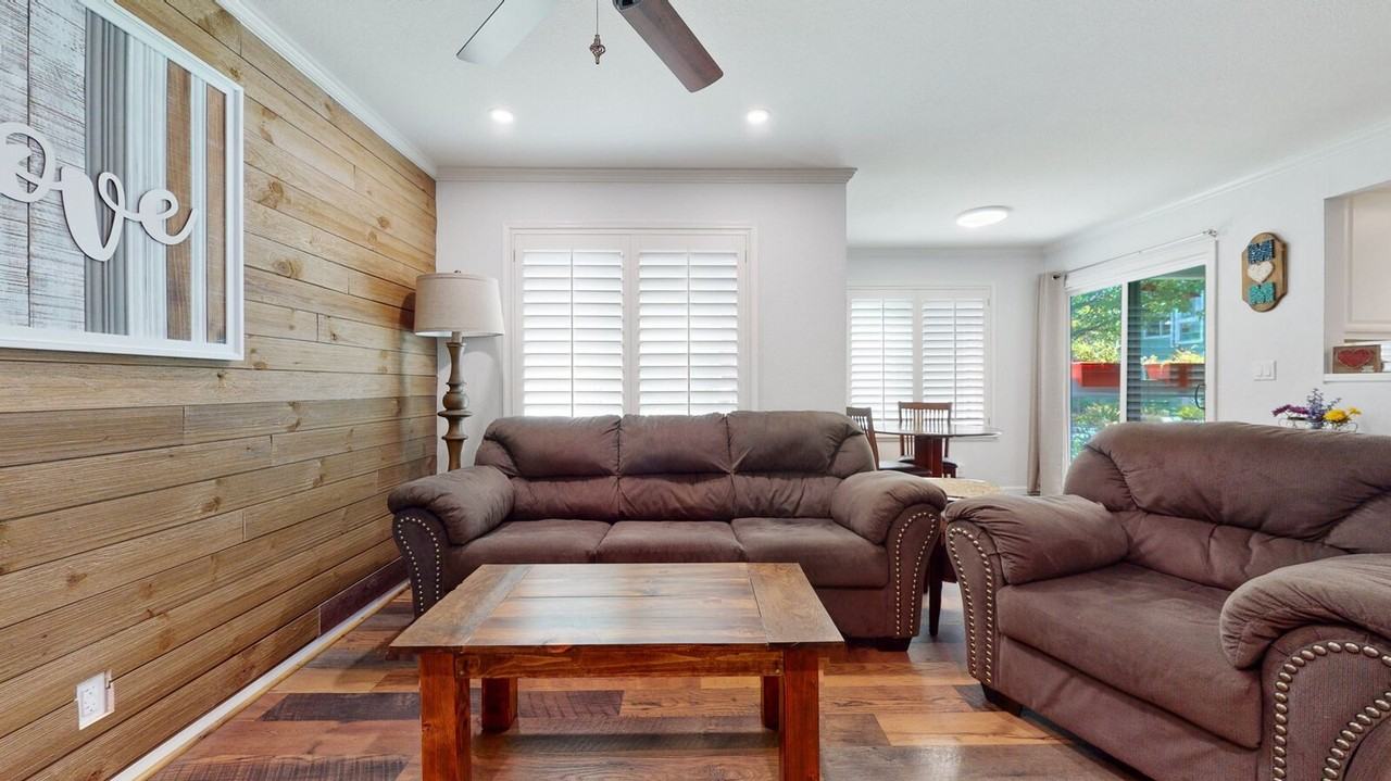 729 Portwalk Pl - Photo 6 of 20