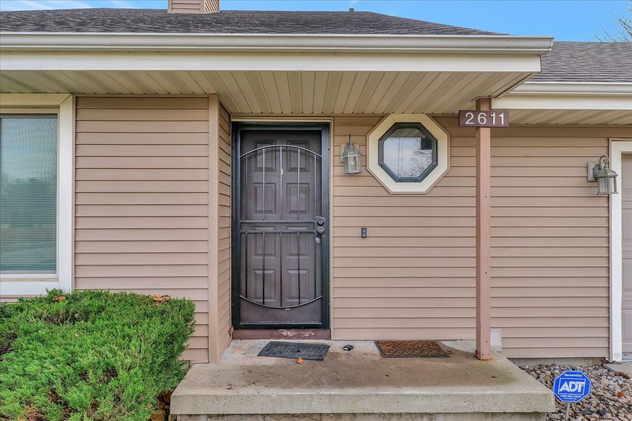 2611 Rachel Rd - Photo 3 of 28