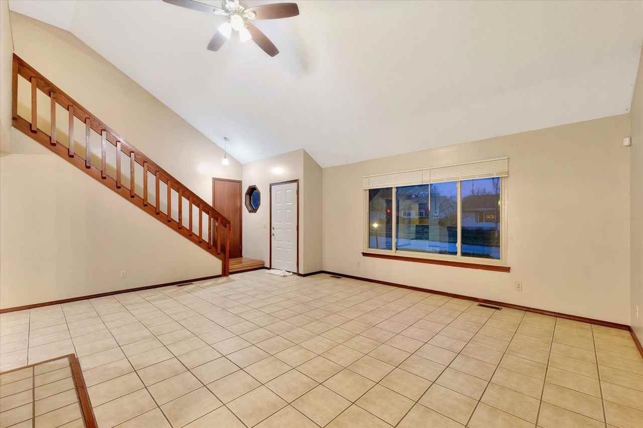 2611 Rachel Rd - Photo 7 of 28