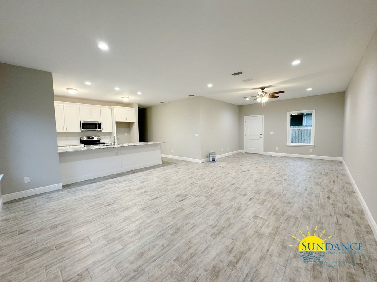 17 Cape Dr Nw #B - Photo 3 of 20