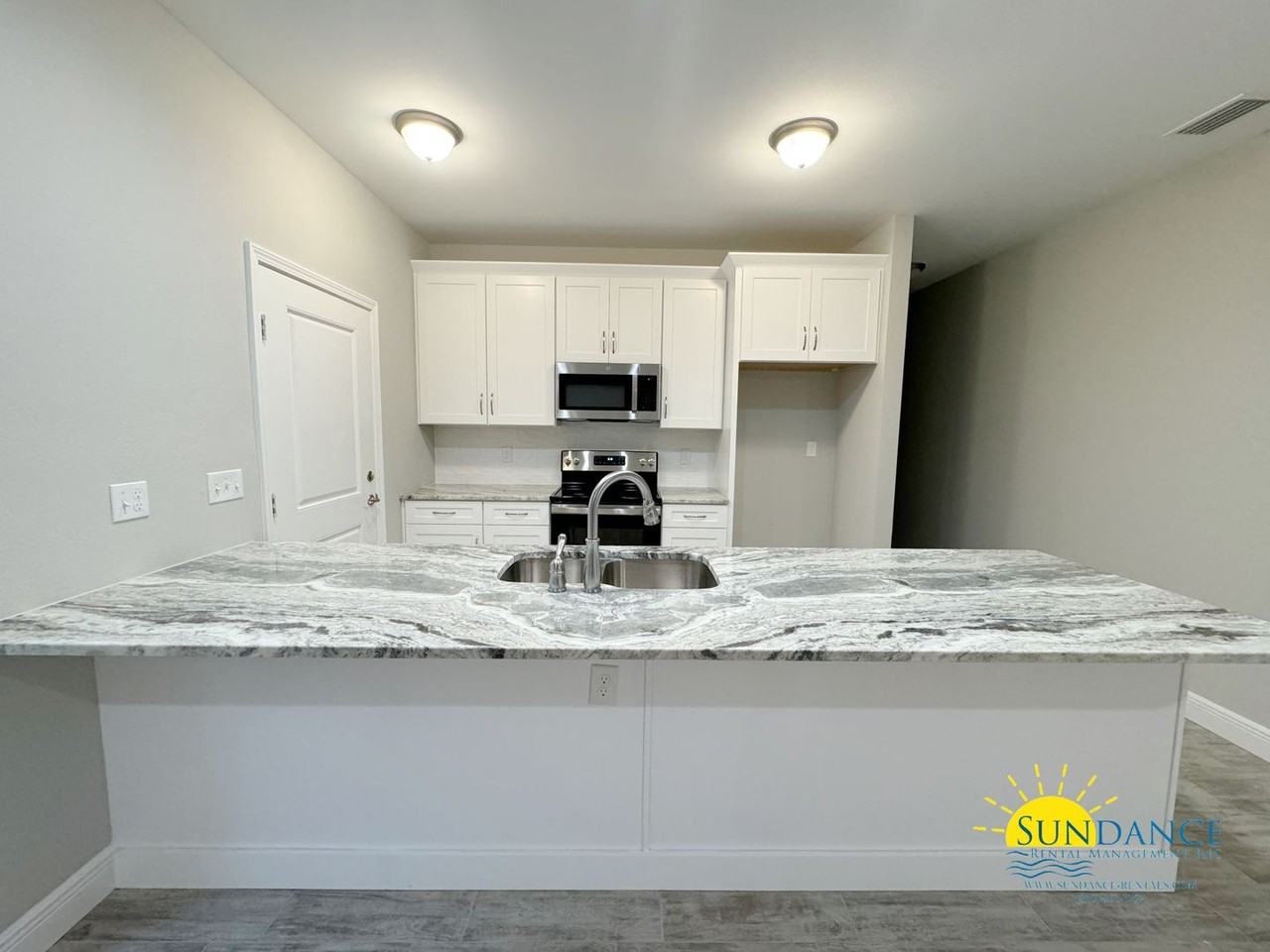 17 Cape Dr Nw #B - Photo 4 of 20
