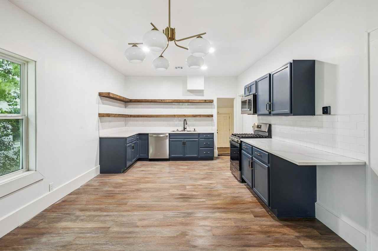 1217 S Quincy Ave - Photo 2 of 23