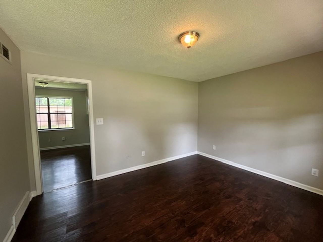 2795 Meadowbrook Dr - Photo 3 of 10