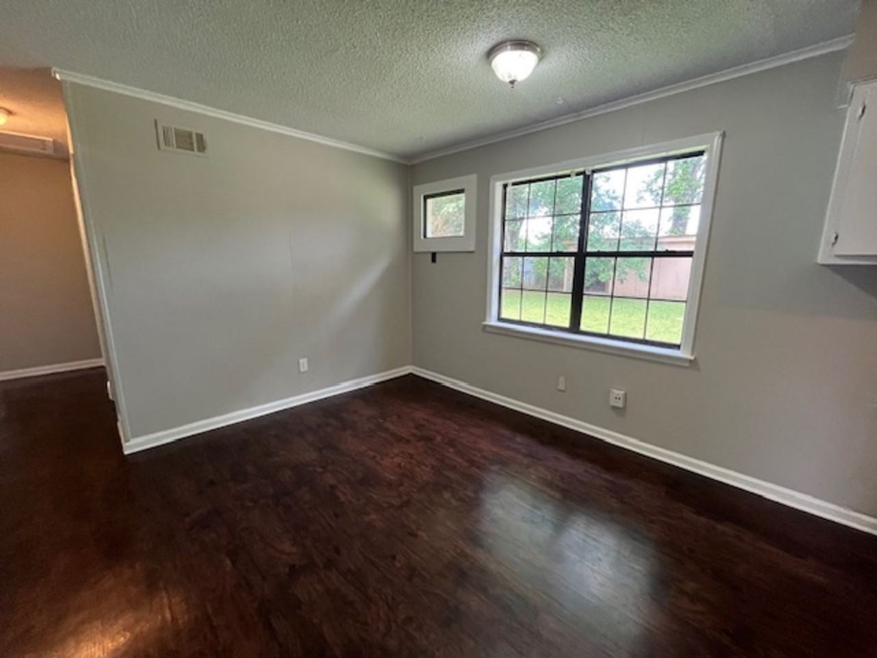 2795 Meadowbrook Dr - Photo 4 of 10