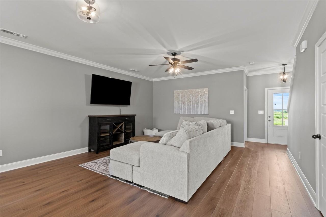 169 Susan Lynn Dr - Photo 4 of 28