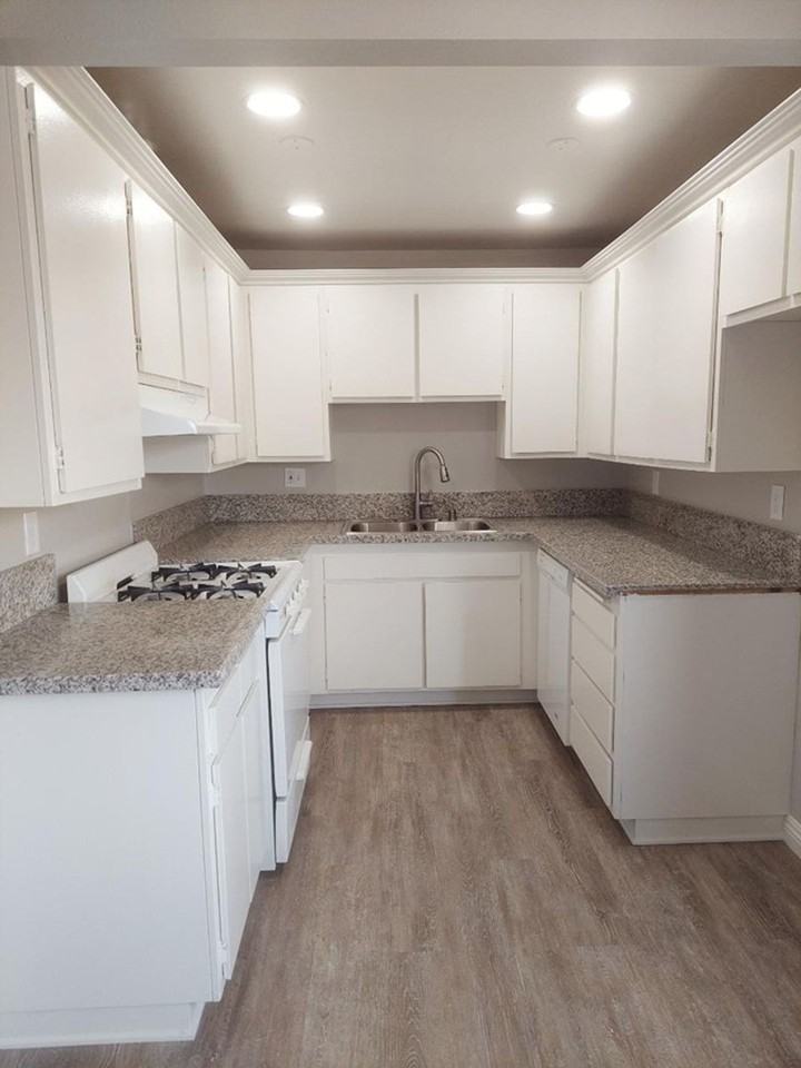 Crown Apartments - Photo 5 of 5