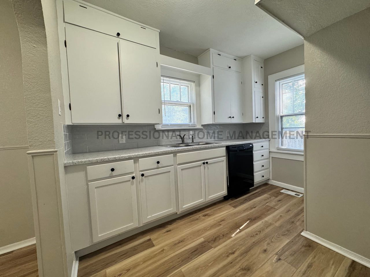 651 S Spruce St - Photo 3 of 21