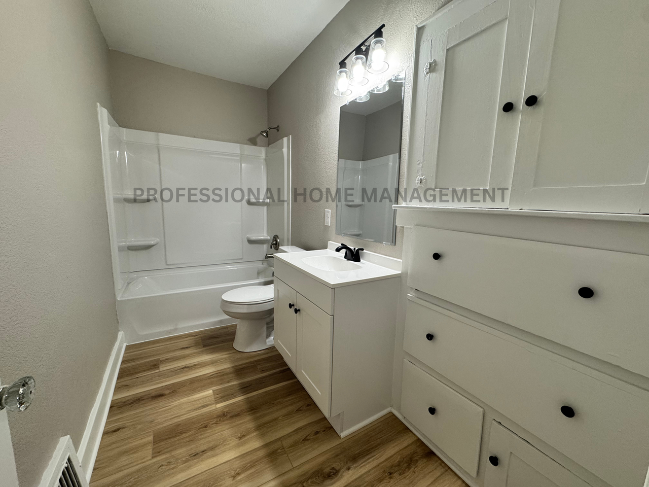 651 S Spruce St - Photo 4 of 21