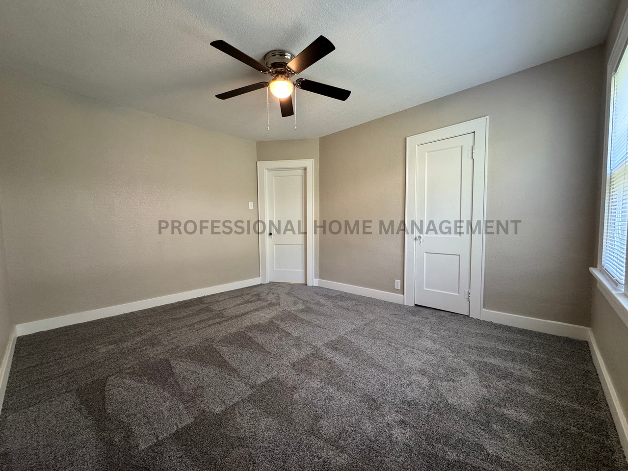 651 S Spruce St - Photo 6 of 21