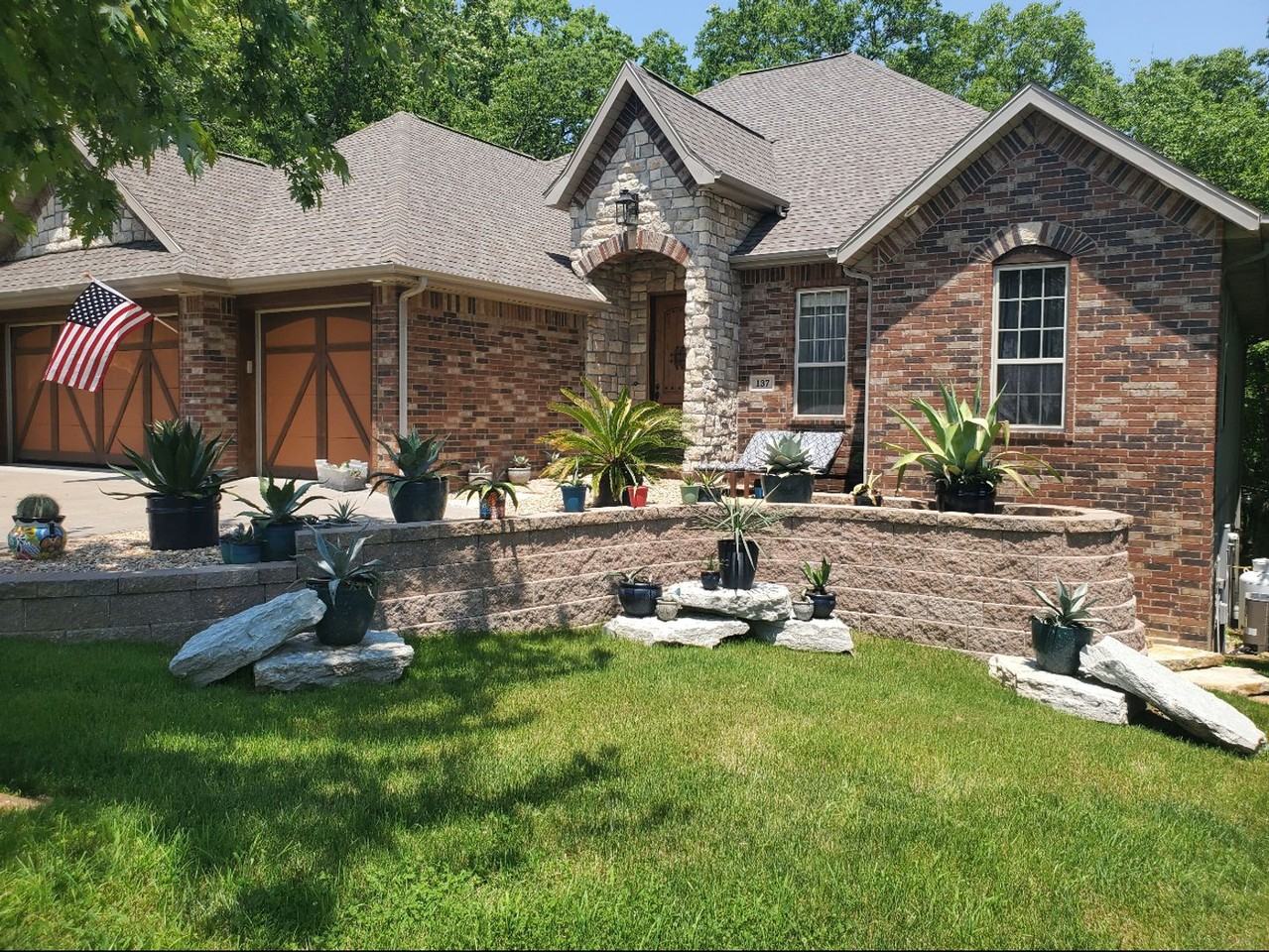 137 Millstone Ct - Photo 2 of 41