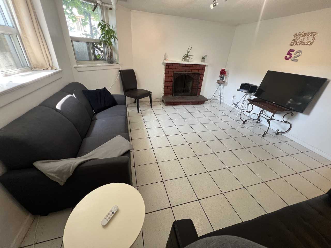 1434 King Street West #8 - Photo 3 of 20