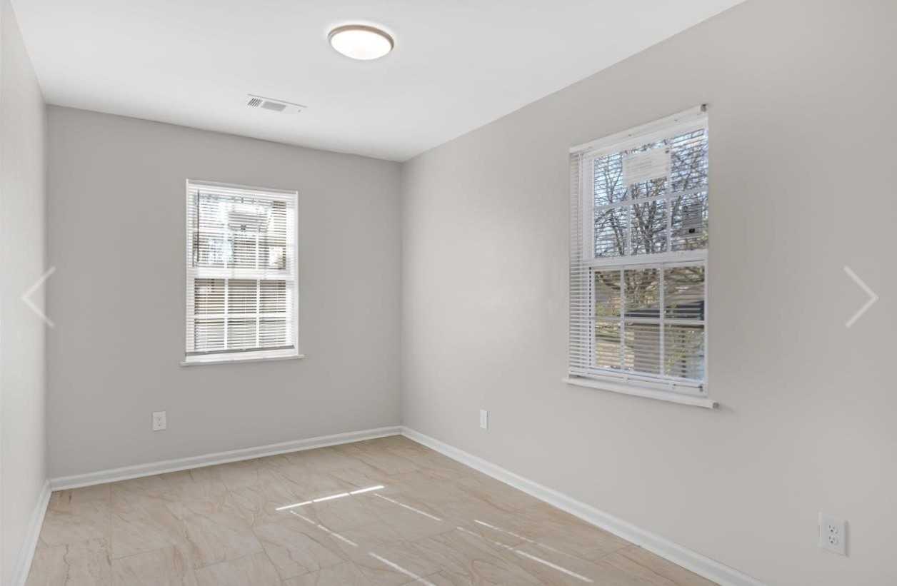 111 W Dison Ave - Photo 5 of 9