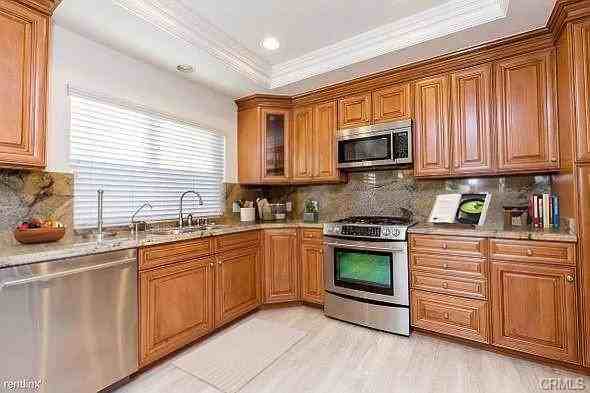 5332 Lennox Avenue - Photo 6 of 8