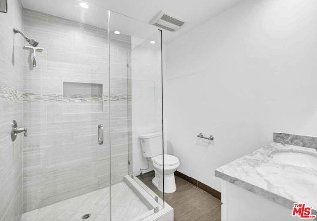 23046 Leonora Dr - Photo 2 of 8