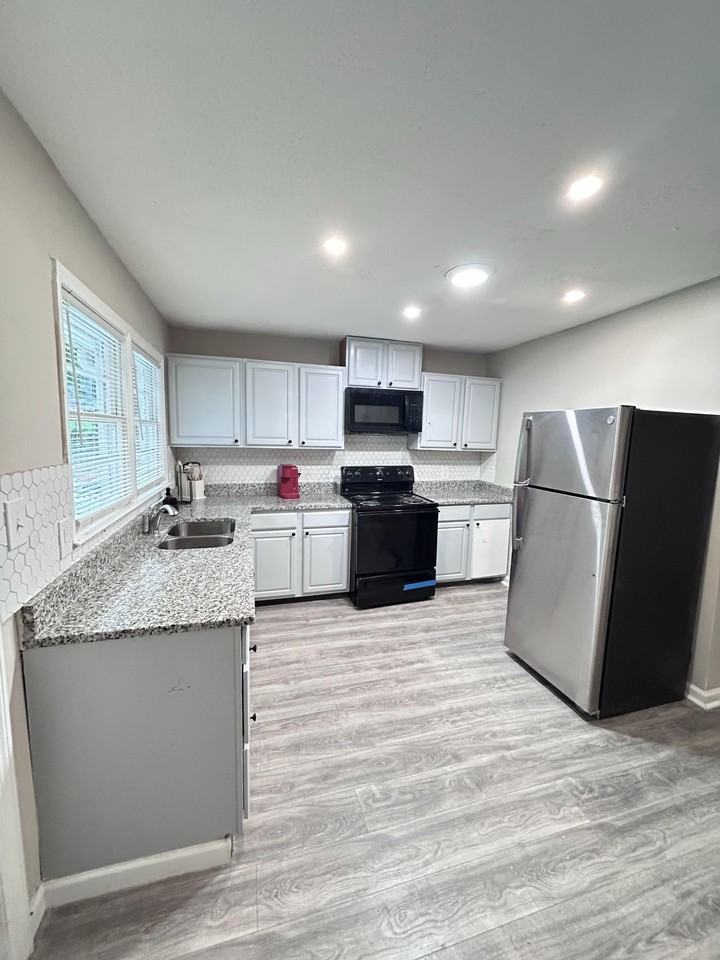 Holly Rd Nw - Photo 3 of 6