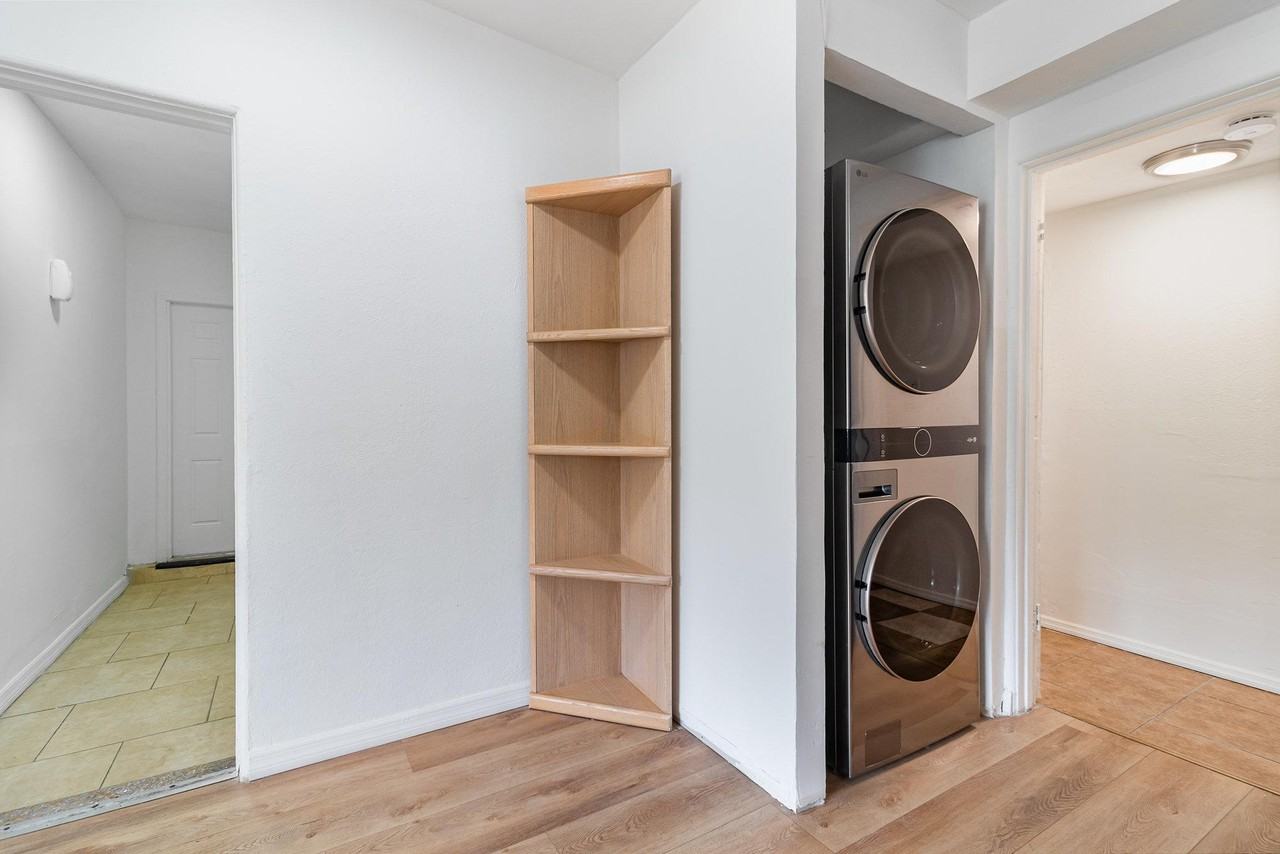 24th St - Photo 4 of 6