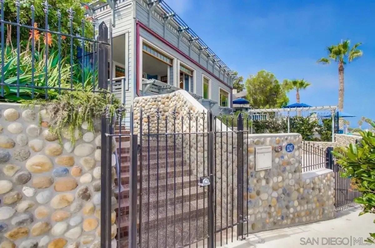 1241 Coast Blvd - Photo 3 of 40