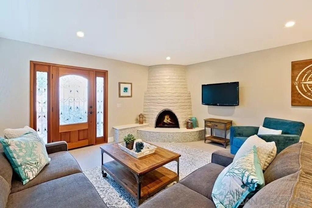 337 Rosemont St - Photo 3 of 20