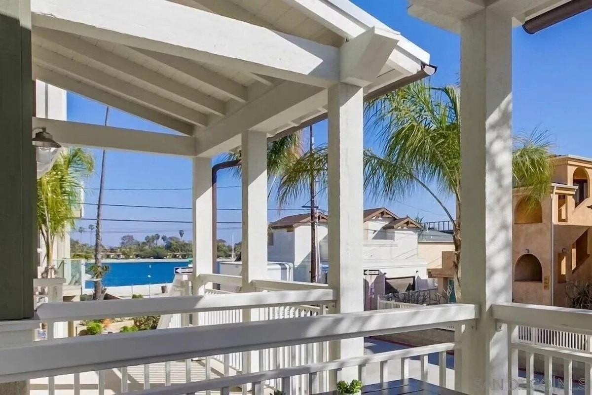 834 Santa Barbara Pl - Photo 2 of 48