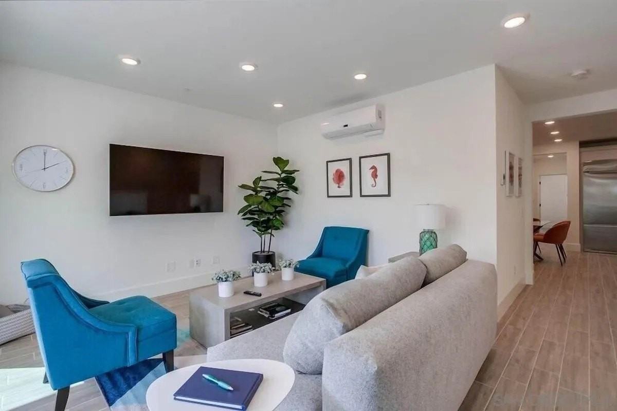 834 Santa Barbara Pl - Photo 7 of 48