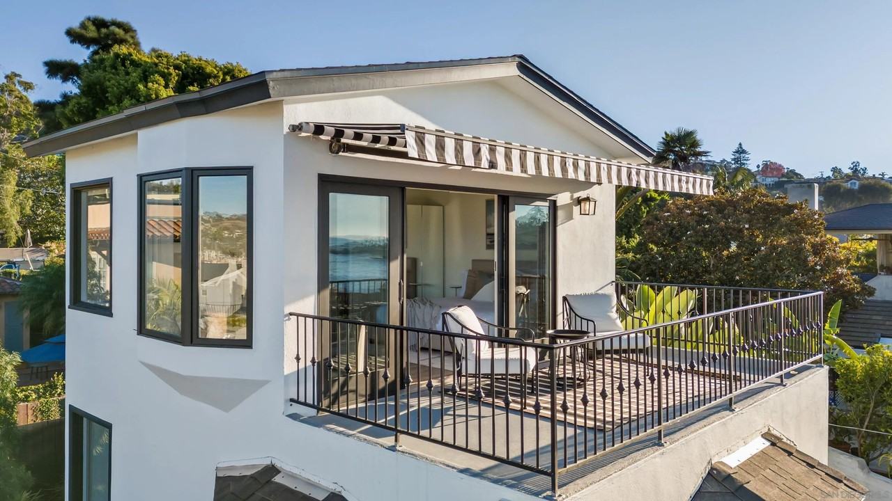 1835 Spindrift Dr - Photo 4 of 50