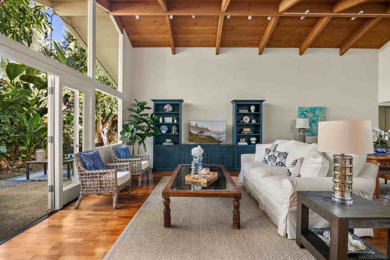 2122 Paseo Dorado - Photo 3 of 31