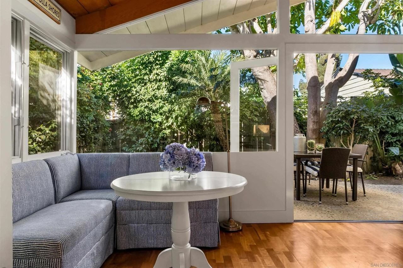 2122 Paseo Dorado - Photo 4 of 31