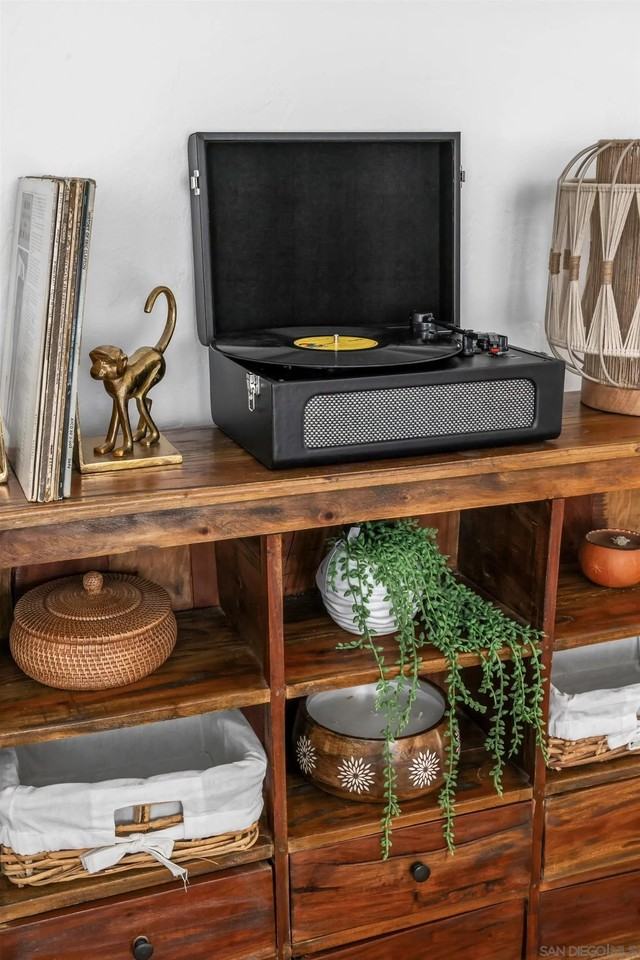 714 Rushville St - Photo 4 of 26