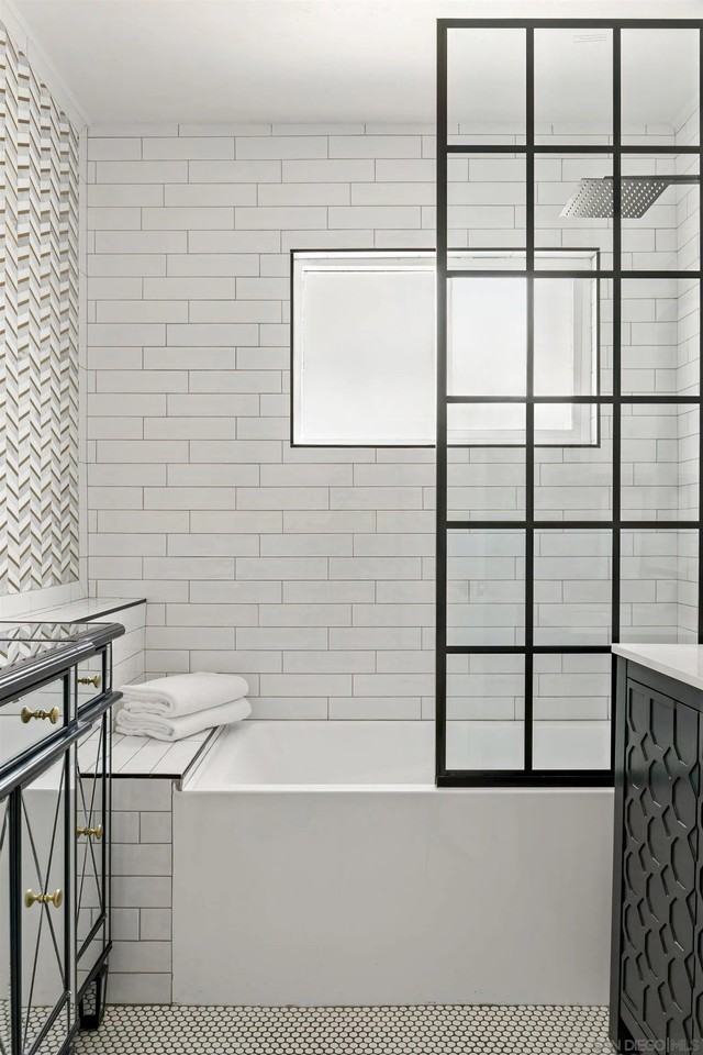 1841 Linwood St - Photo 7 of 24