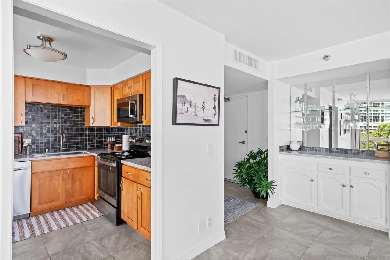 1810 Avenida Del Mundo Unit 307 #307 - Photo 7 of 20