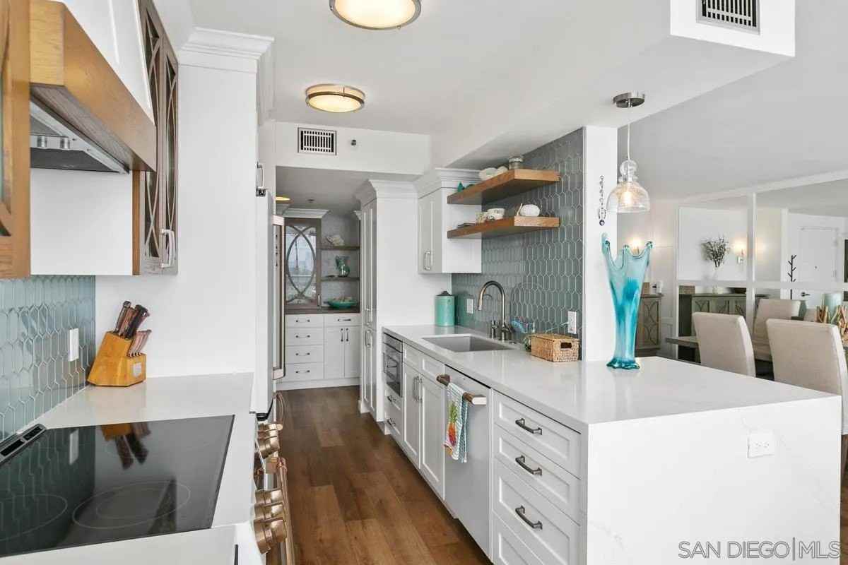 1710 Avenida Del Mundo Unit 1007 #1007 - Photo 7 of 16