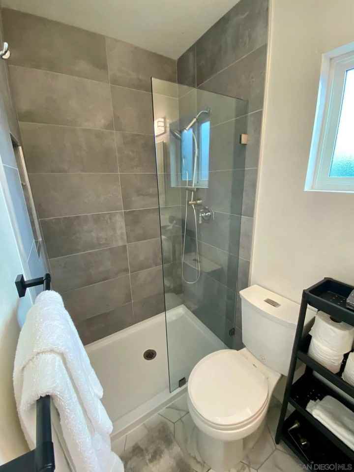 424 University Pl - Photo 7 of 11