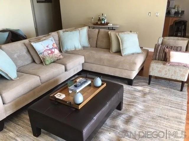 252 Dolphin Cove Ct - Photo 4 of 12