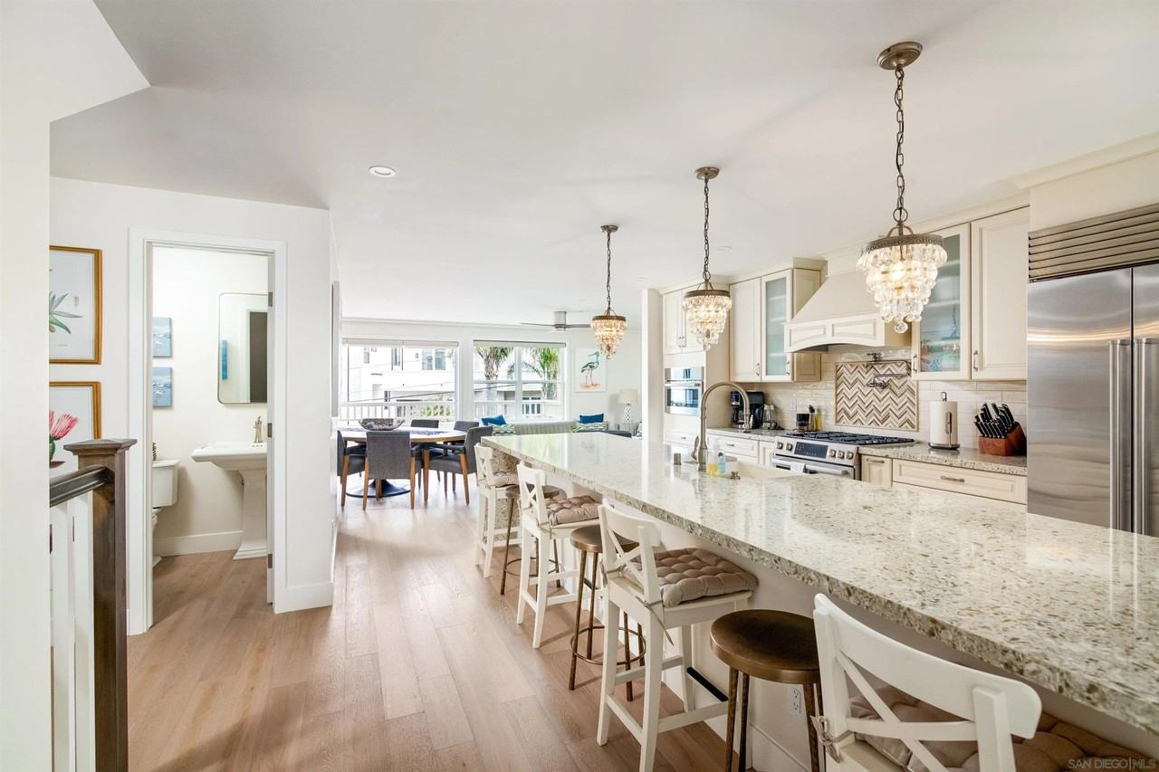 298 Playa Del Sur - Photo 5 of 44