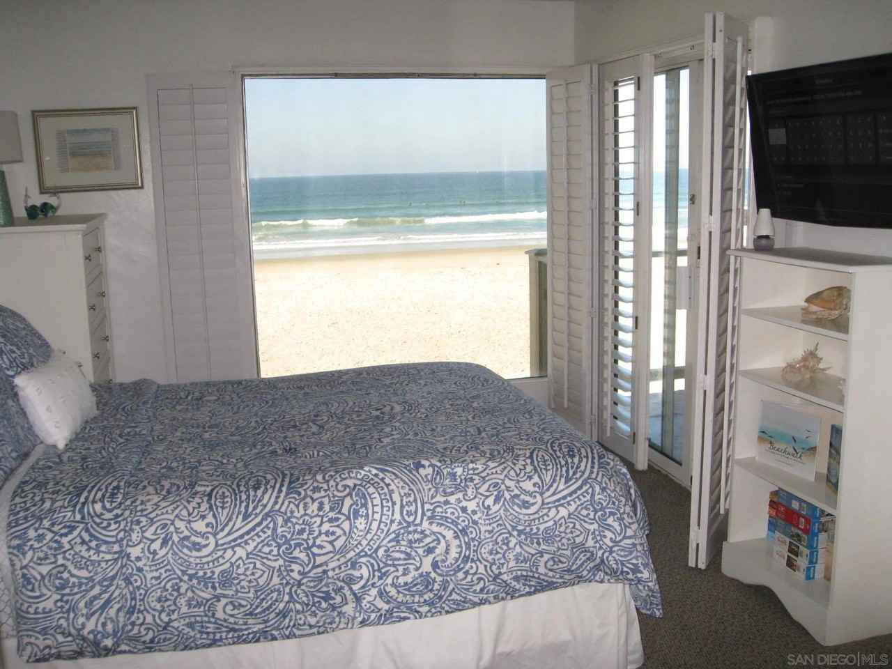 3755 Ocean Front Walk - Photo 3 of 23