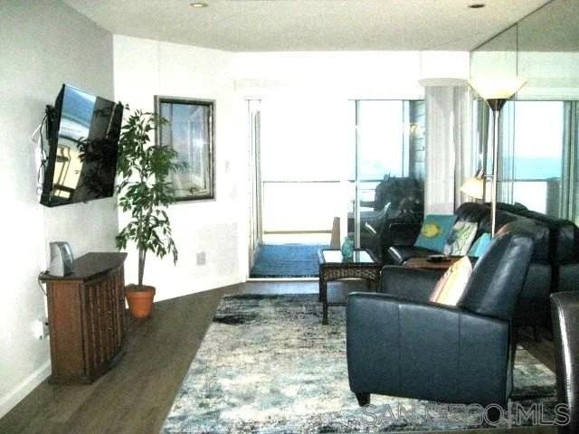 3755 Ocean Front Walk - Photo 7 of 23