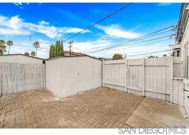 1175 Grand Ave - Photo 3 of 24