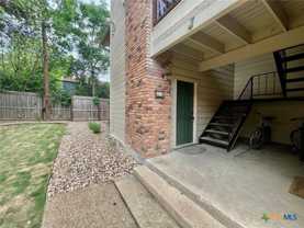 421 W San Antonio St - Photo 1 of 1