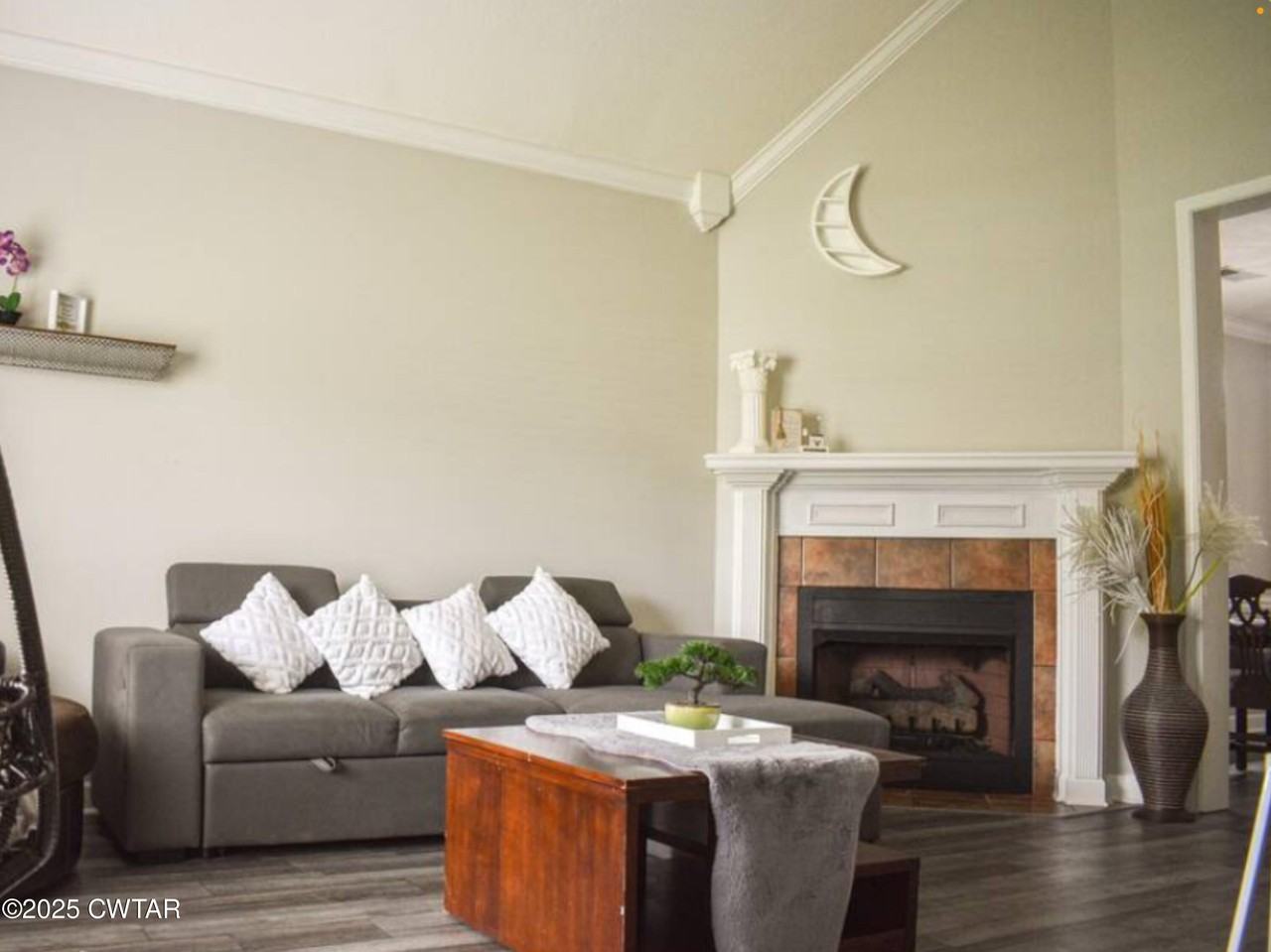 146 Henderson Rd - Photo 2 of 7