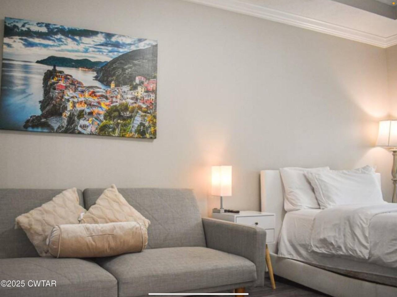 146 Henderson Rd - Photo 3 of 7