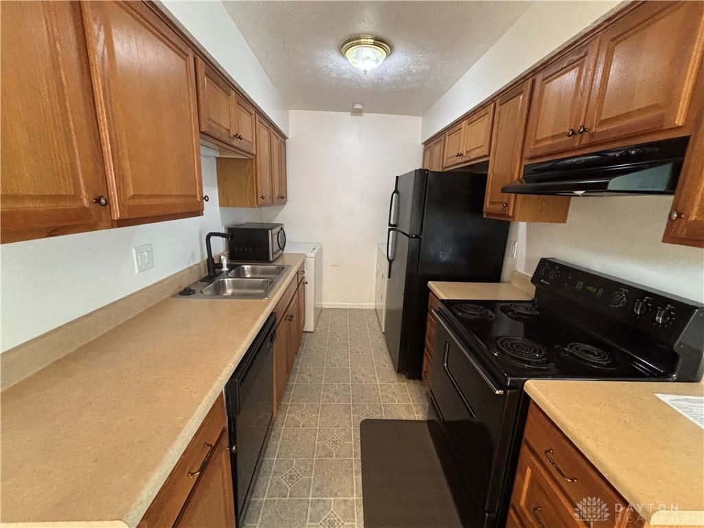 302 Chadwick Pl - Photo 4 of 8