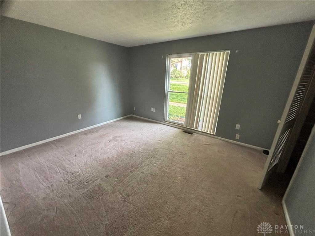 302 Chadwick Pl - Photo 5 of 8